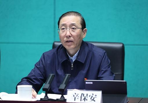 弘揚(yáng)偉大建黨精神堅(jiān)定歷史自信</p><p>　　在新的趕考之路上交出優(yōu)異答卷