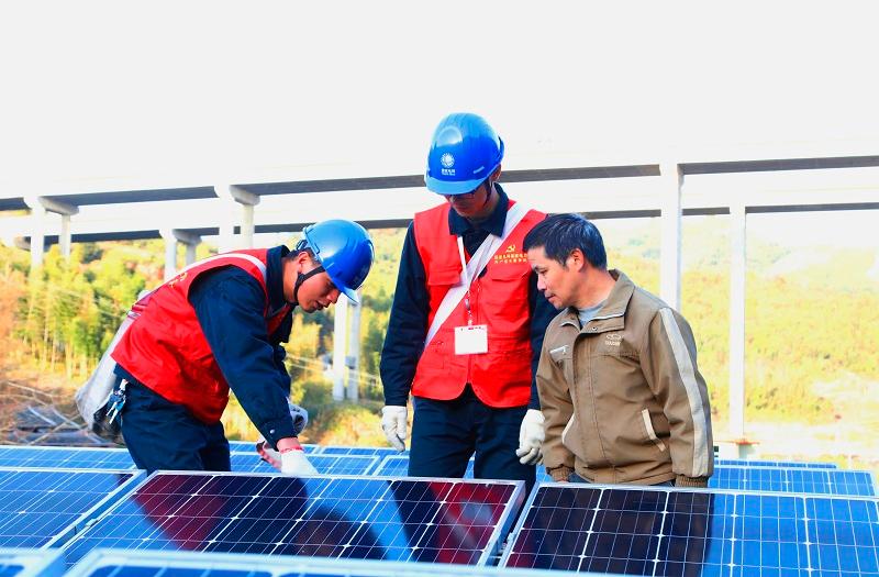 國(guó)家電網(wǎng)加快構(gòu)建新型電力系統(tǒng)——<br>讓更多綠電供得上用得好